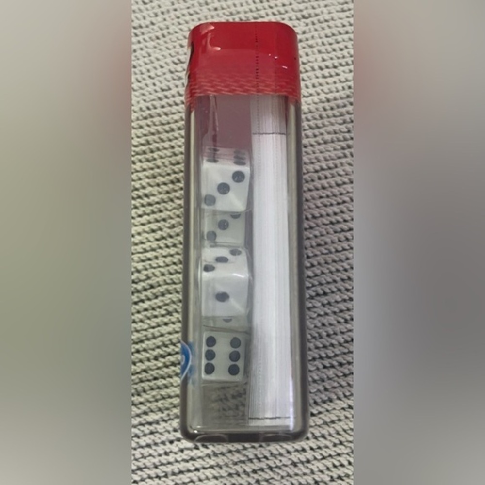 Yahtzee  - Travel Version Dice Game - Small Travel Size - Picture 2 of 7